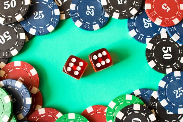 Người chơi Việt Nam quay nổ hũ slot online trên hubet36 bằng điện thoại